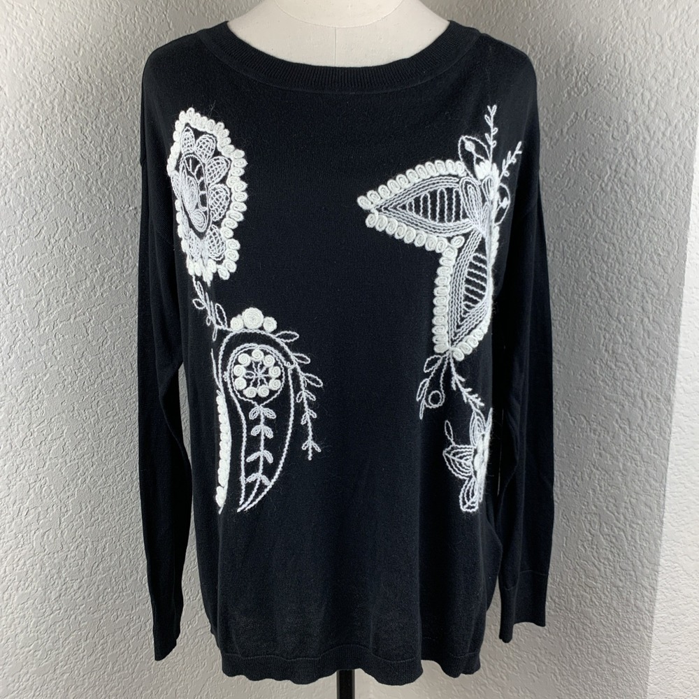 Chaps Ralph Lauren Black Sweater White Embroidered Flowers Women's Sz M EUC